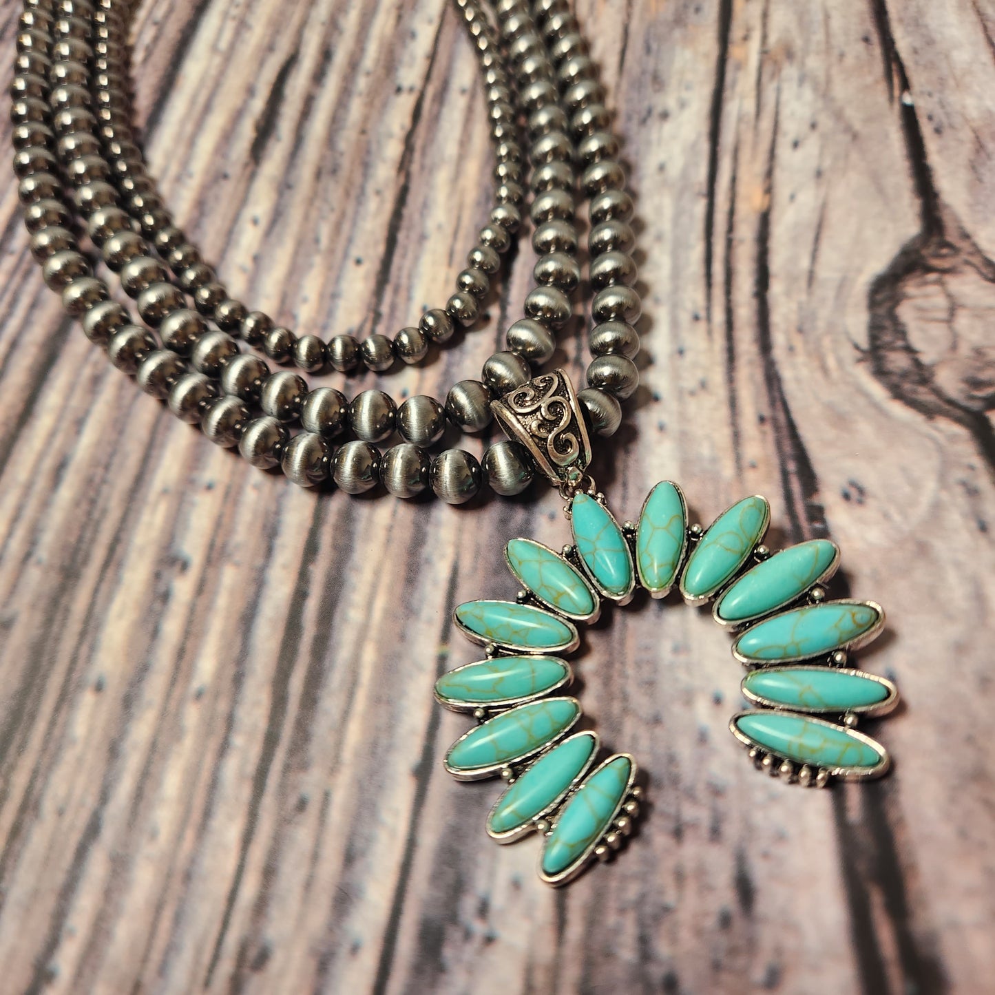 Turquoise Beaded Pearl Naja Pendant Layered Necklace