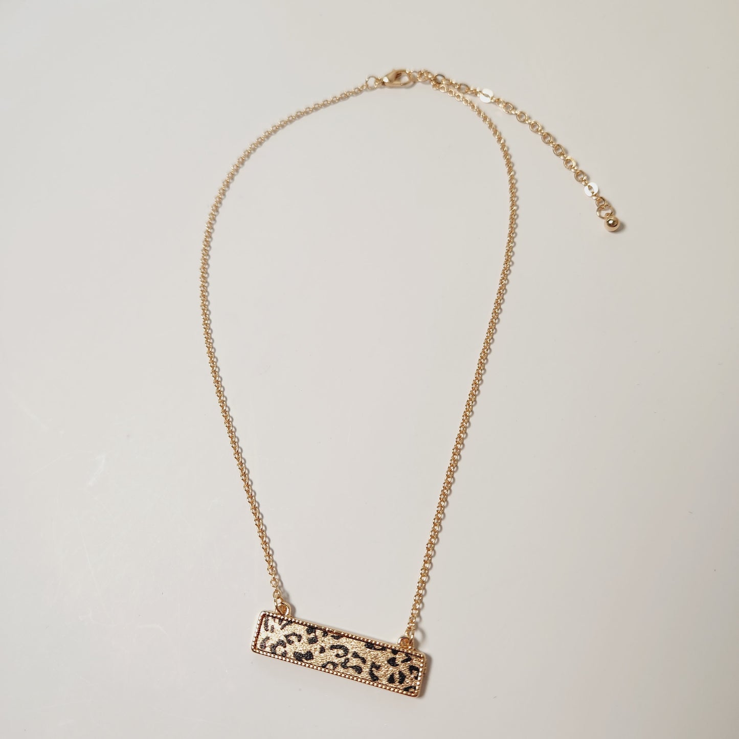 Short Metal Leopard Print Bar Necklace